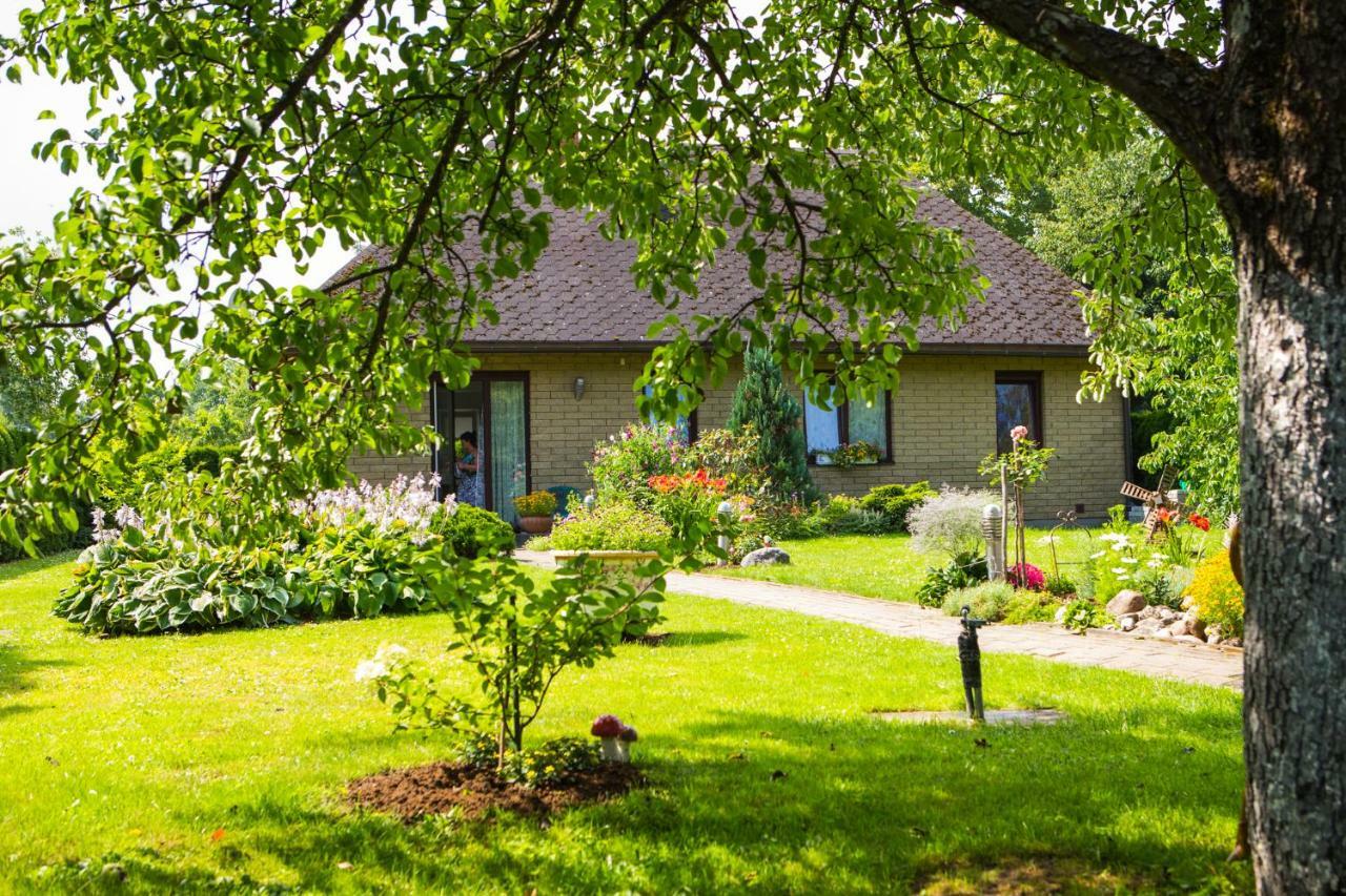 Guests House "Like Home" Sigulda Esterno foto