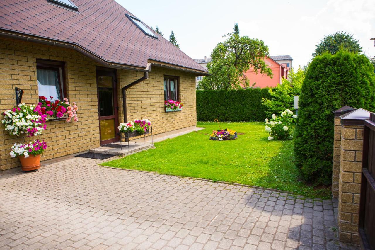 Guests House "Like Home" Sigulda Esterno foto