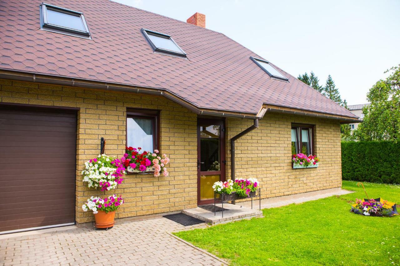 Guests House "Like Home" Sigulda Esterno foto